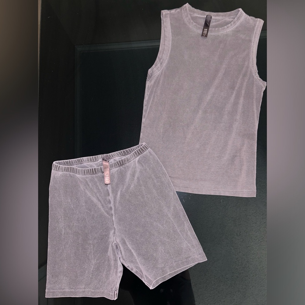 Skims Set - image 1
